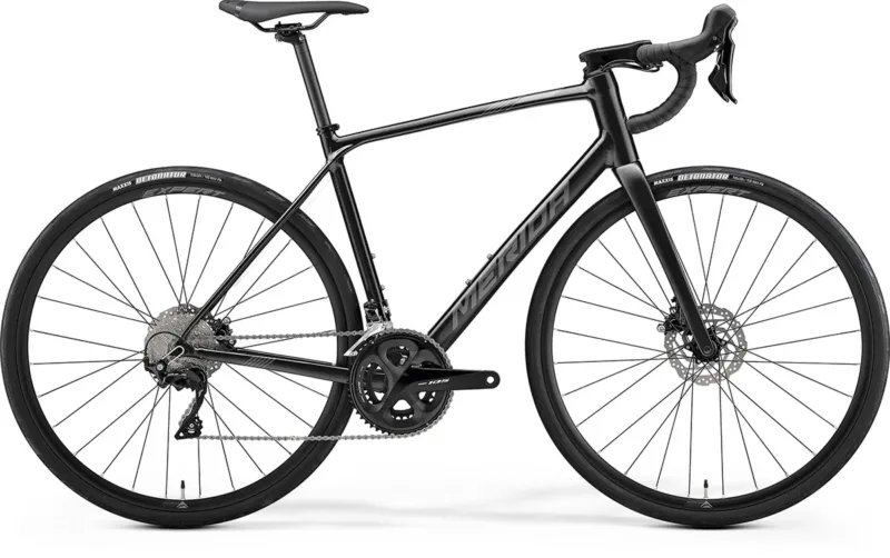 Merida Scultura Endurance 400 - Silk Black (Dark Silver)