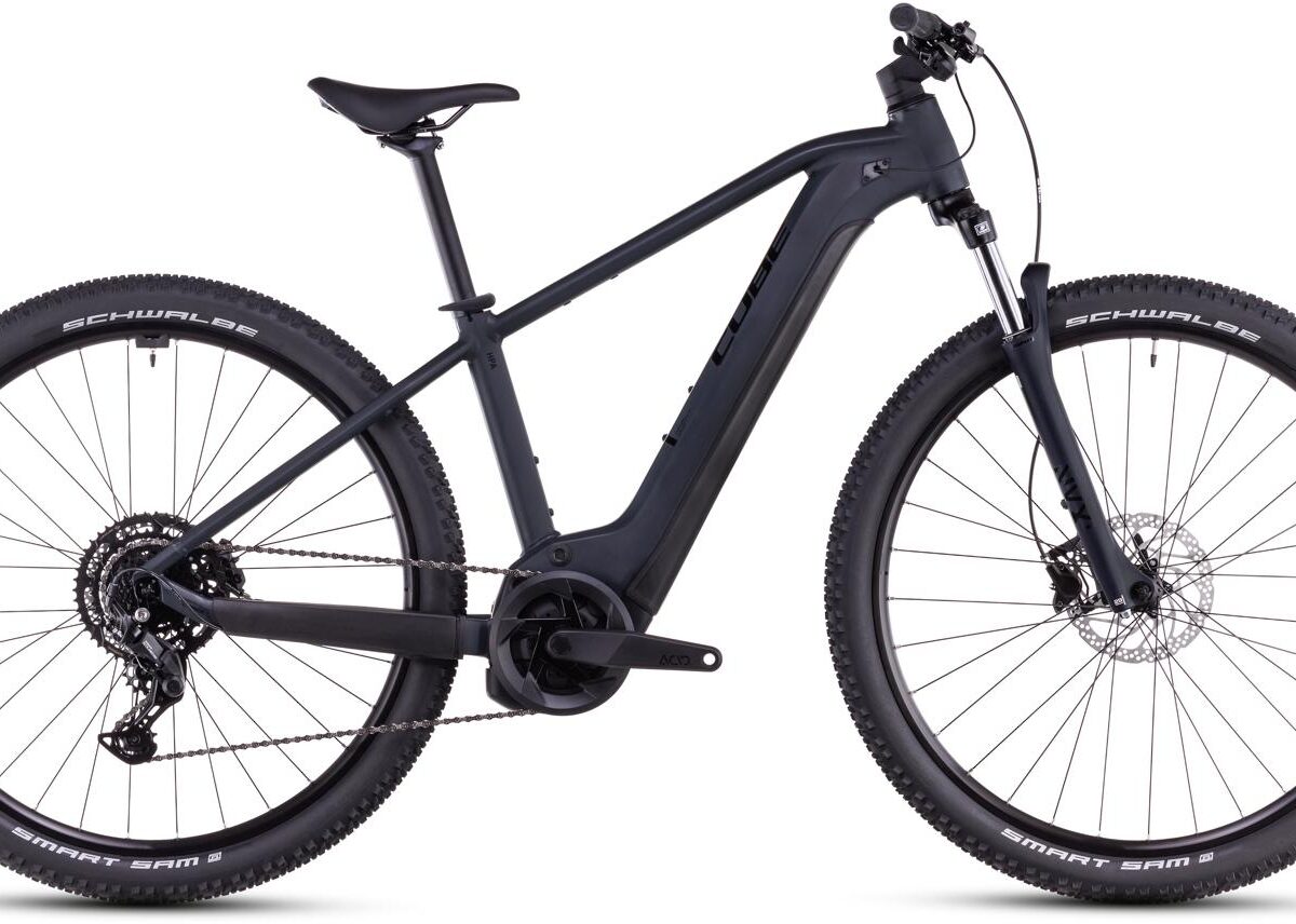 Cube Reaction Hybrid Performance 500 Night n Black